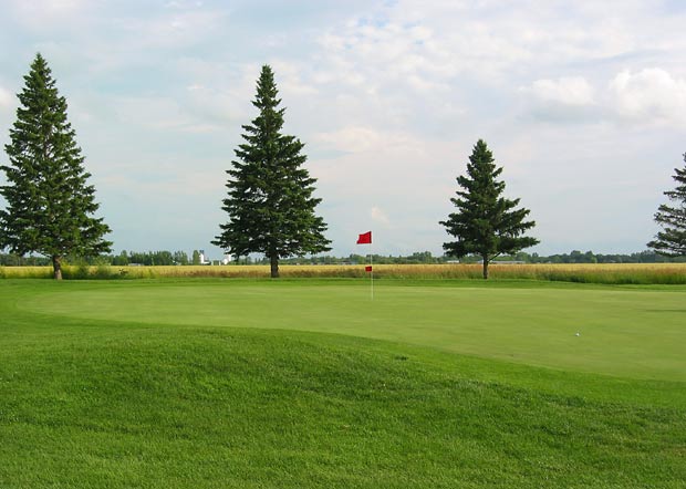 Thief River Falls Golf Club - Thief River Falls, Minnesota - Golf Course Picture